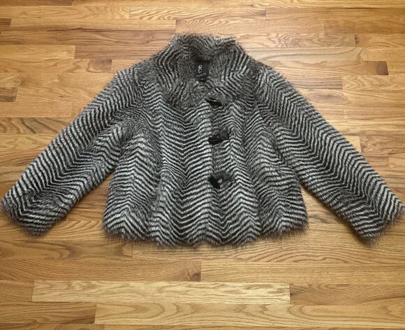 Rachel Zoe Jackets & Blazers - RACHEL ZOE Size Large Zebra Faux Fur Toggle Close Coat Jacket